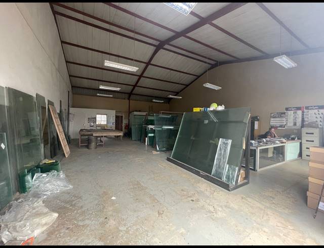 2,388M² RETAIL FOR SALE IN KRUGERSDORP WEST